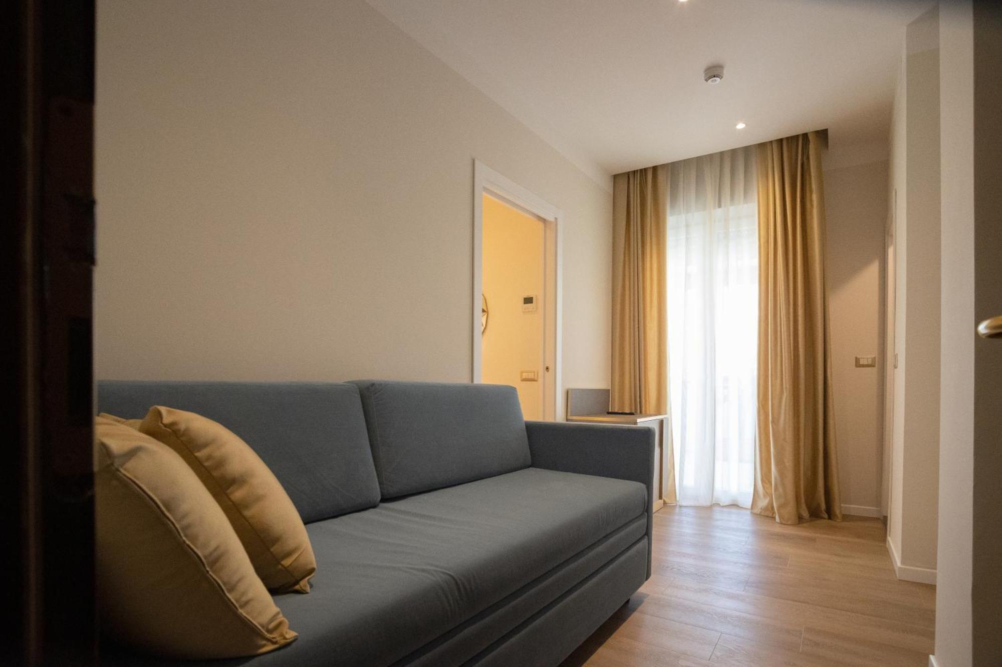 Hotel Helios Rimini Esterno foto