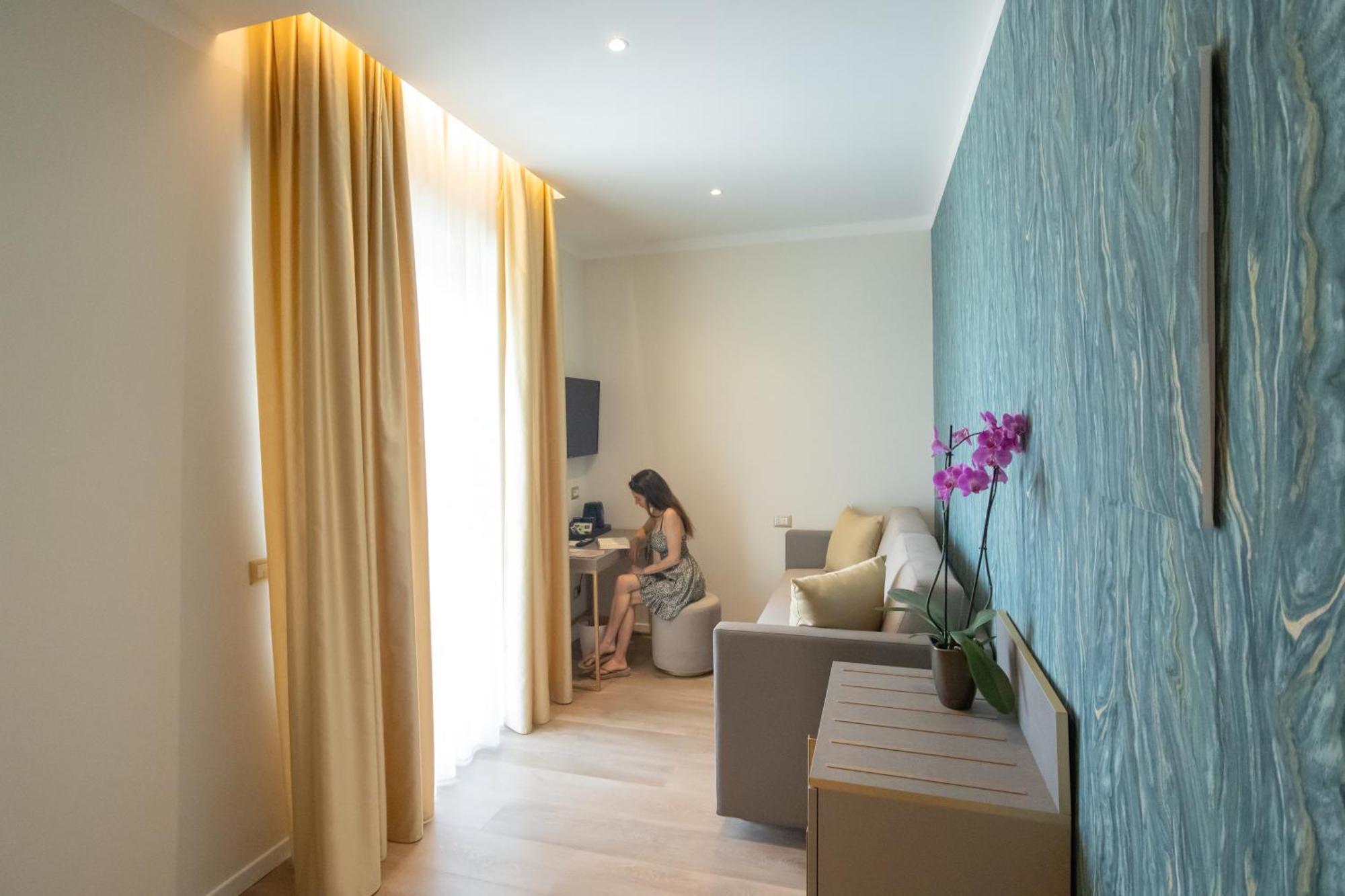 Hotel Helios Rimini Esterno foto