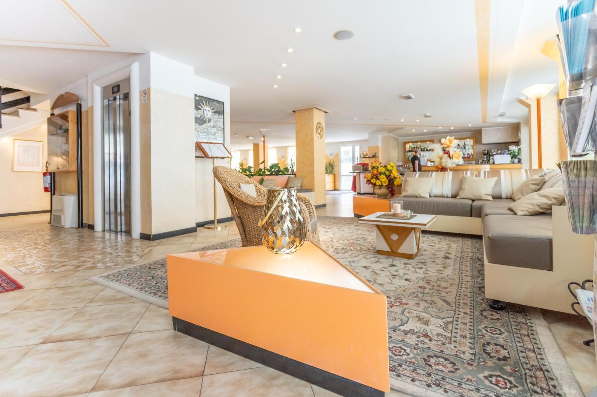 Hotel Helios Rimini Esterno foto