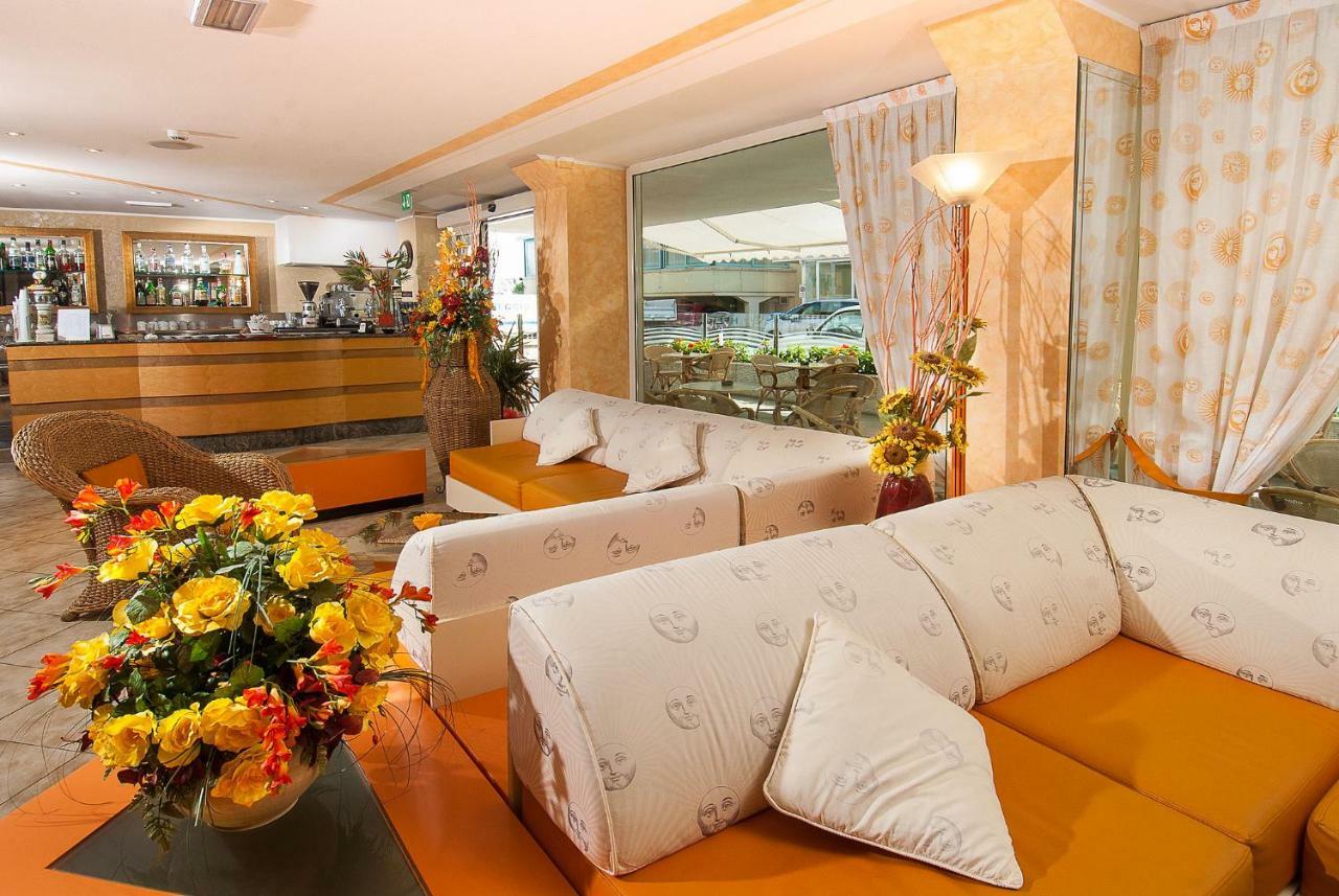 Hotel Helios Rimini Esterno foto