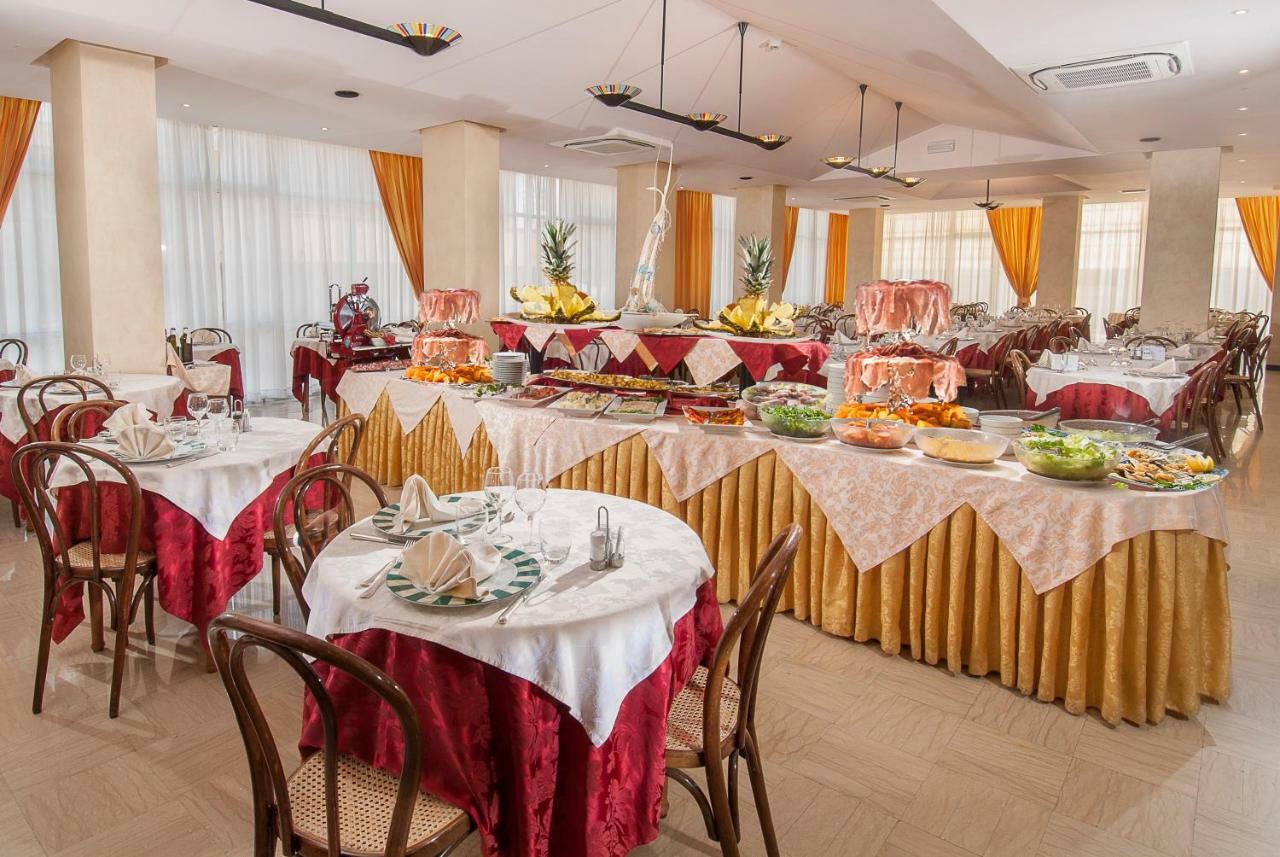 Hotel Helios Rimini Esterno foto