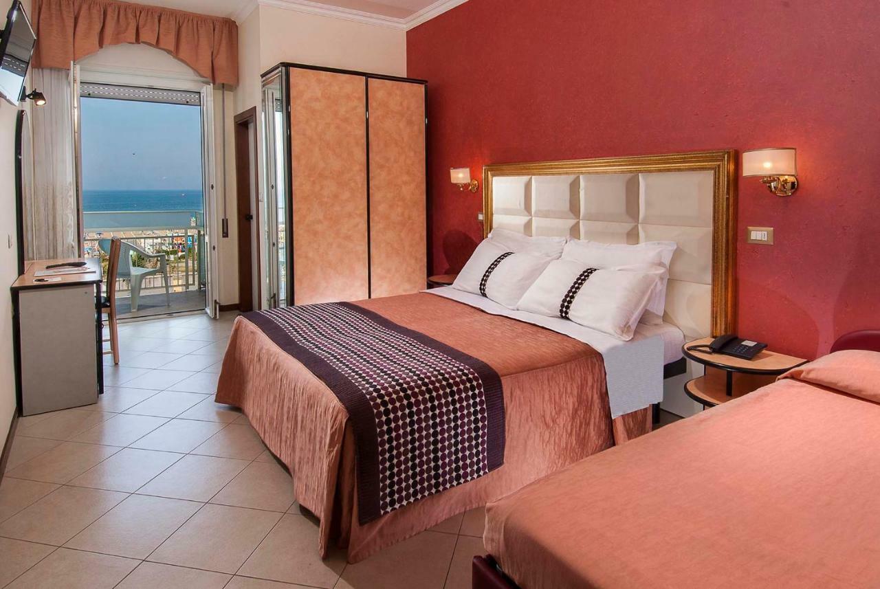 Hotel Helios Rimini Esterno foto